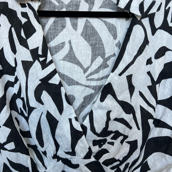 Le Raganne Black and White Patterned Blouse - Picture 9 of 9